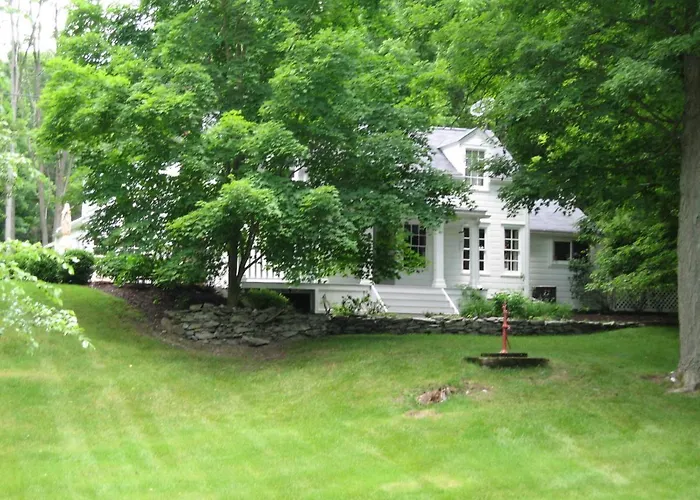 B&B On Seven Acres With Private Bed & Bath